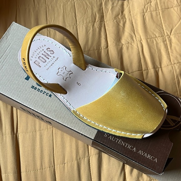 NWT Saffron yellow leather Pons Avarcas - Picture 6 of 9